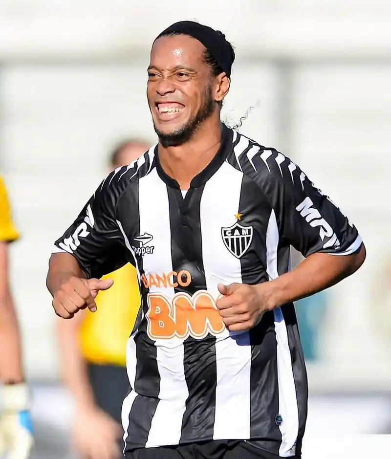 莱昂尼是一 莱昂尼是一